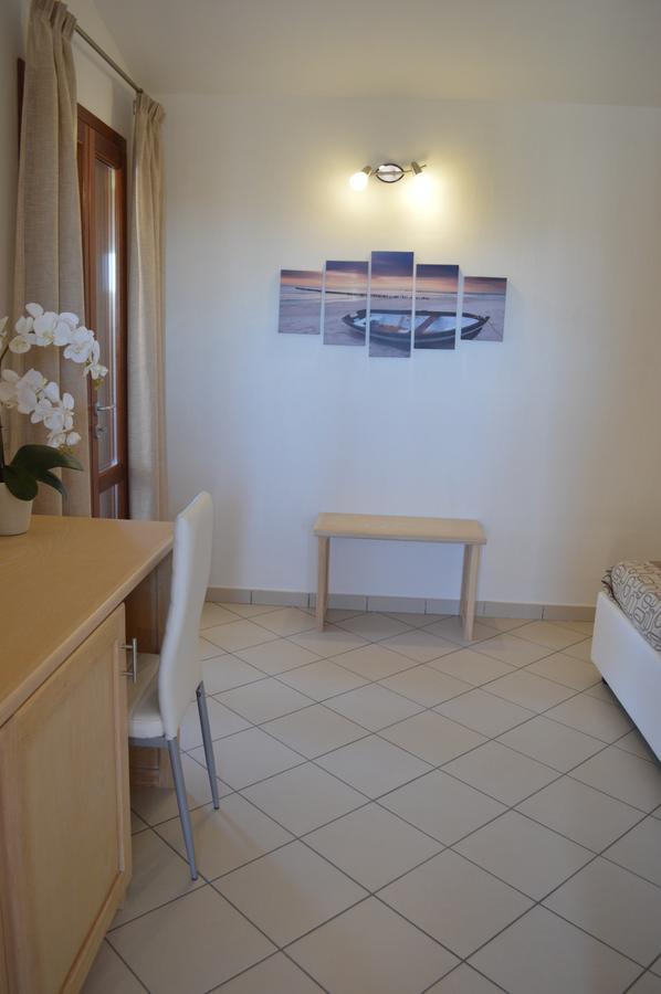 Guest Rooms Affittacamere Сан Теодоро Екстериор снимка