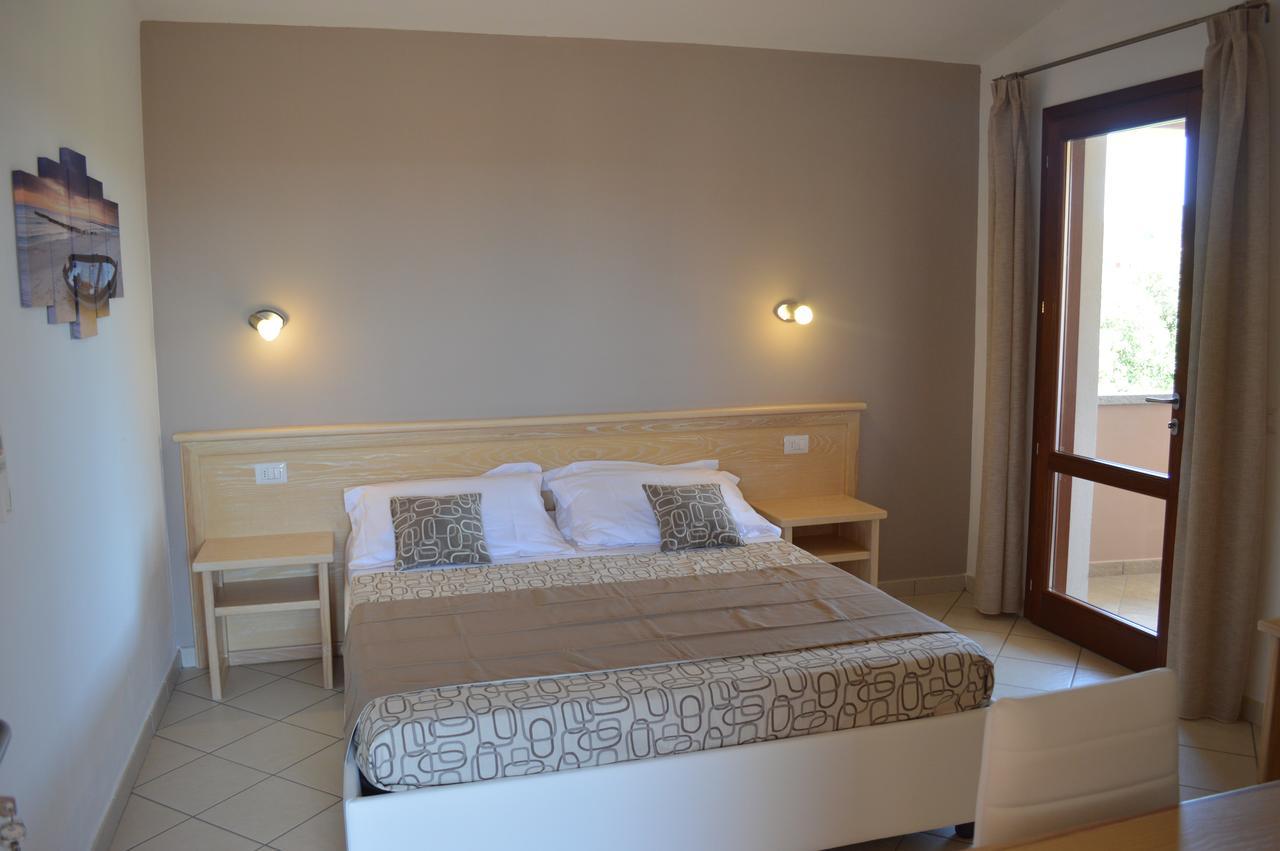 Guest Rooms Affittacamere Сан Теодоро Екстериор снимка