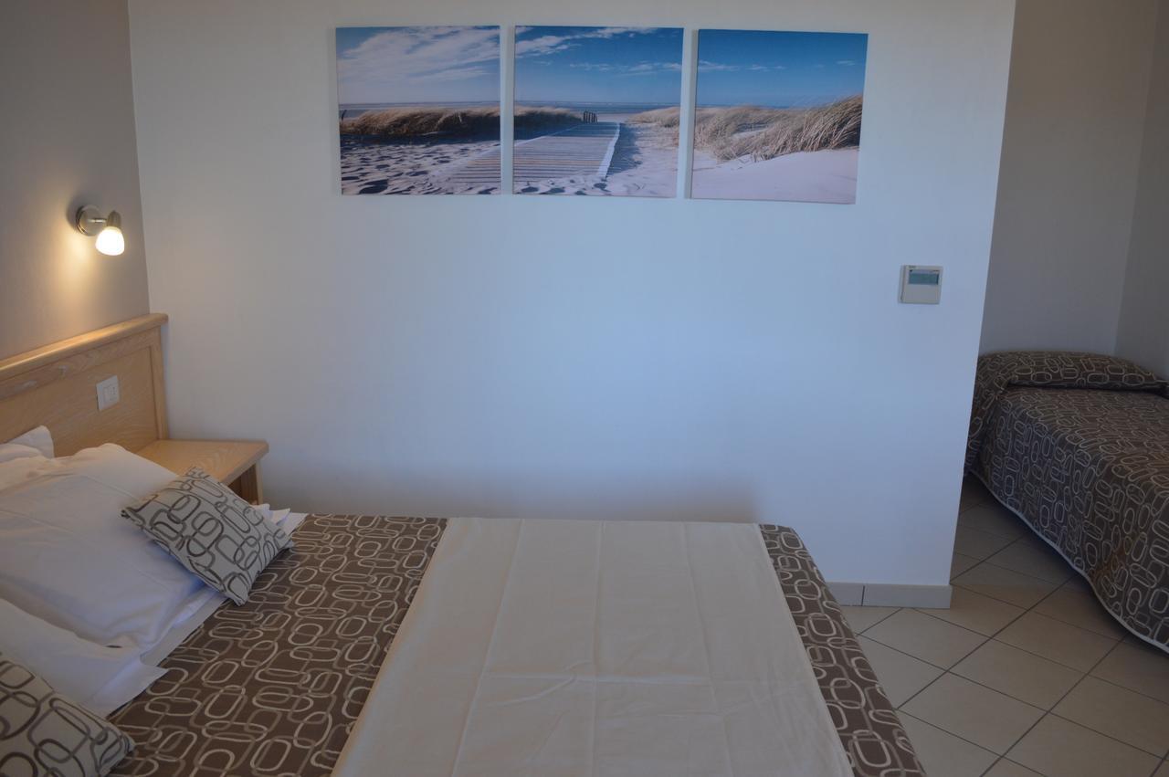 Guest Rooms Affittacamere Сан Теодоро Екстериор снимка