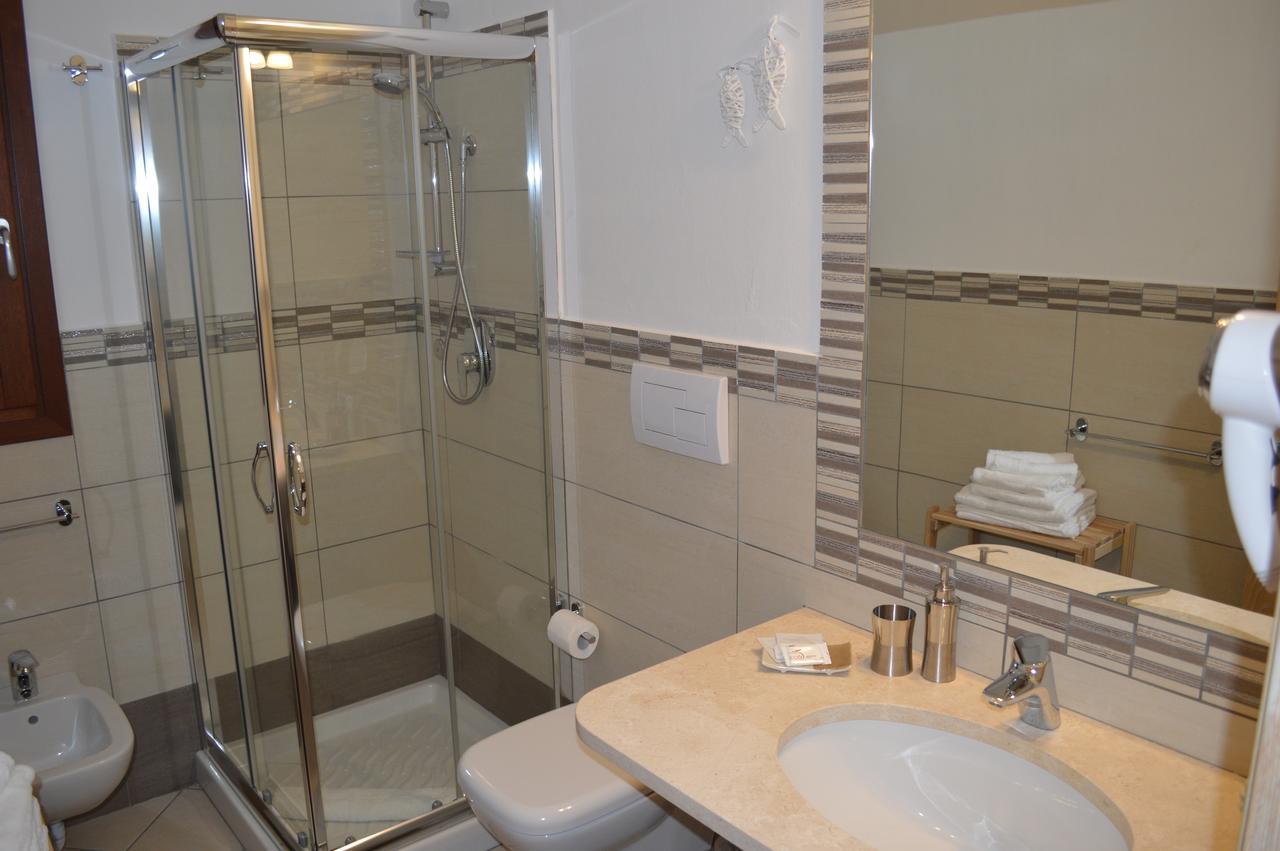 Guest Rooms Affittacamere Сан Теодоро Екстериор снимка