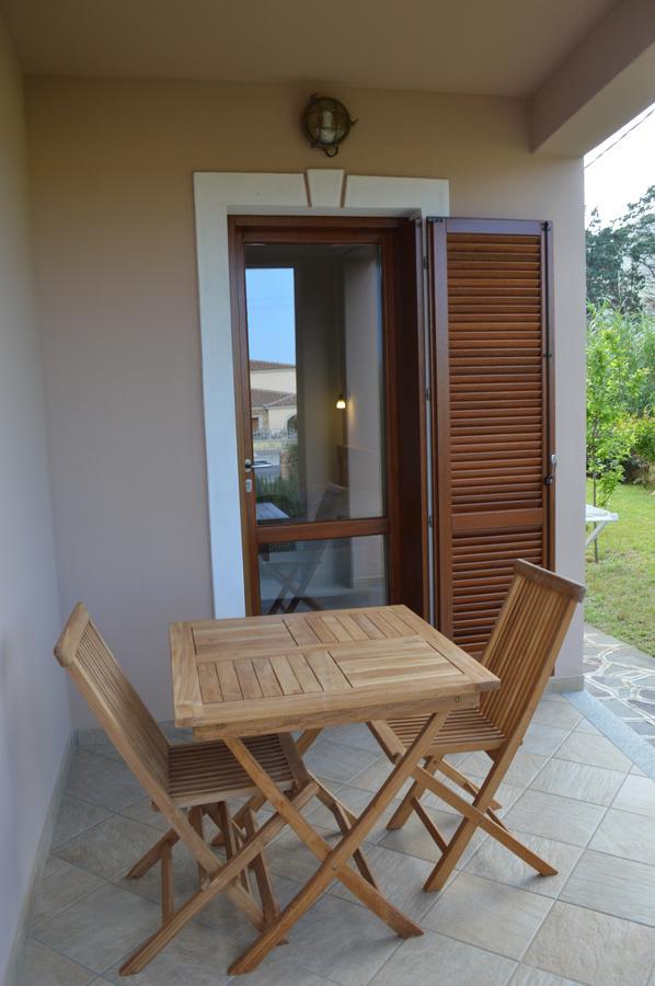 Guest Rooms Affittacamere Сан Теодоро Екстериор снимка