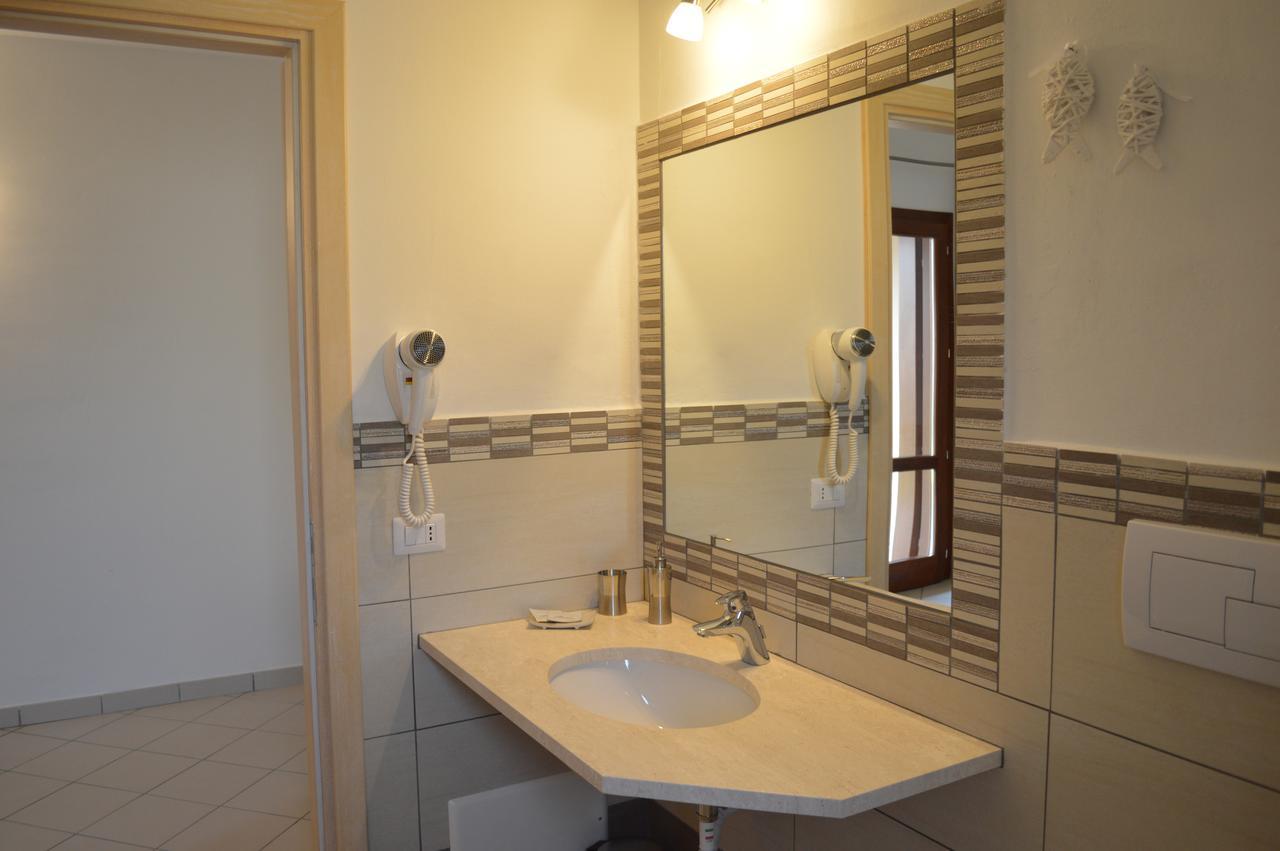 Guest Rooms Affittacamere Сан Теодоро Екстериор снимка